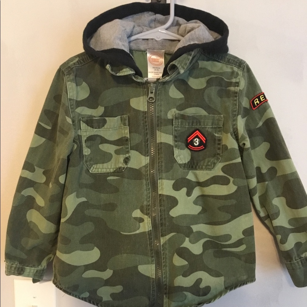 Toddler boys size 4-5 camouflage with hoody